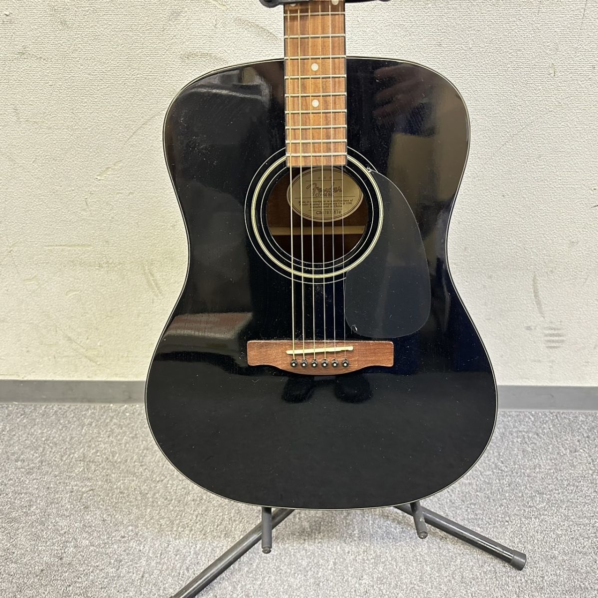 V655-88831-1 Fender フェンダー CD-60 アコースティックギター アコギ 弦楽器 6弦 ブラック 音楽 楽器 ギター 音出し確認済み_画像4