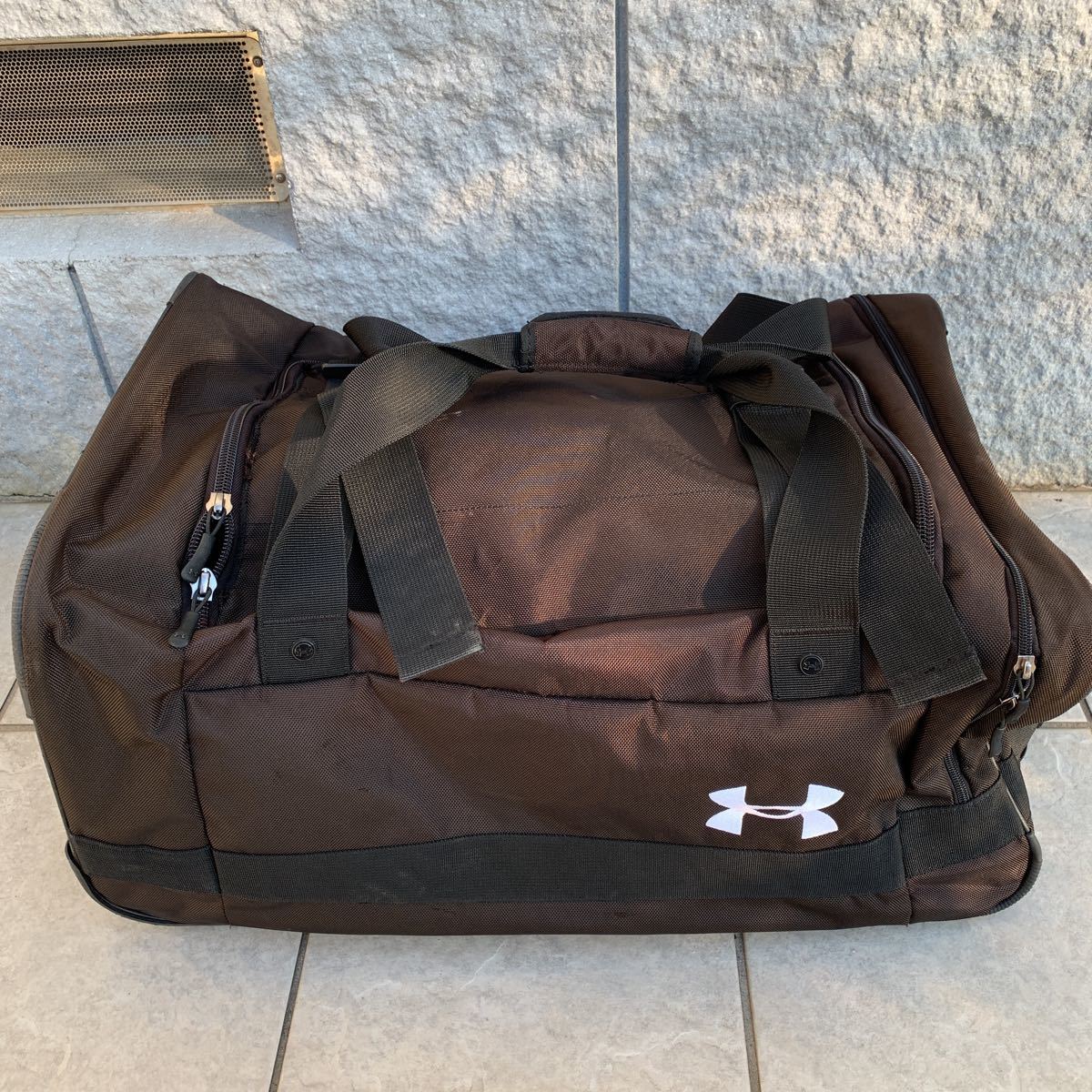  Under Armor [ load game wheel bag ]*.... large American football part UNICORNS* team special order part member limited goods 