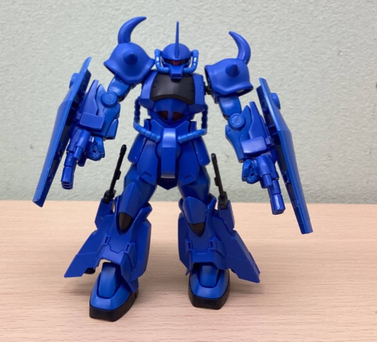 【＃6422】ガンダム ビルド ファイターズ 1/144 グフR35 BLUE FIGHTER Mr.RAL CUSTOM MADE MOBILE SUIT☆完成品☆ ☆専用箱付き☆_画像2