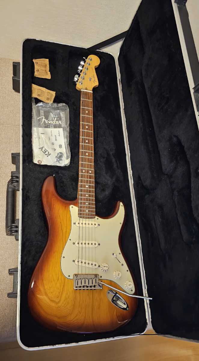 Fender American Deluxe Stratocaster Tobacco Sunburst_画像9