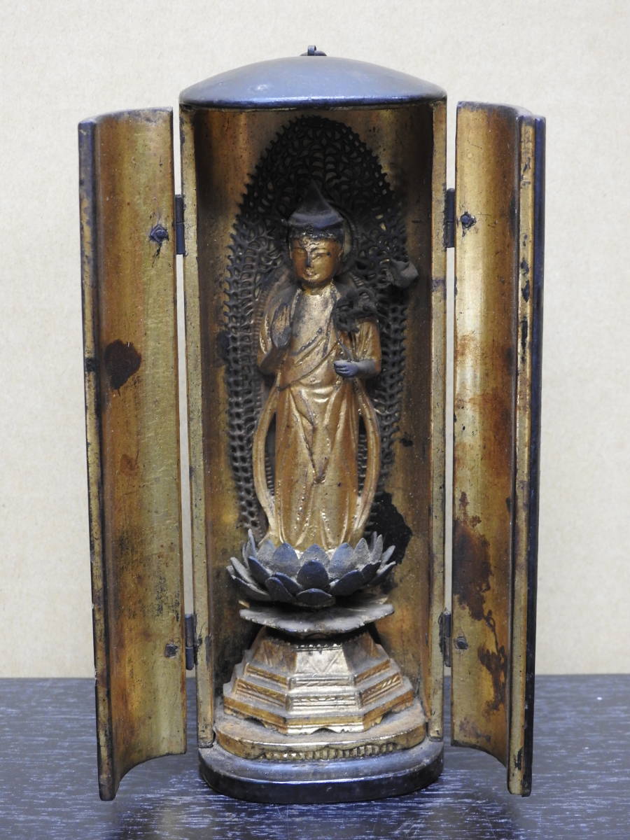 未使用 仏教美術 木製 朱塗り 三宝 2個セット 幅さ21cm 仏具 未使用 仏教美術 木製 朱塗り 三宝 2個セット 幅さ21cm 仏具