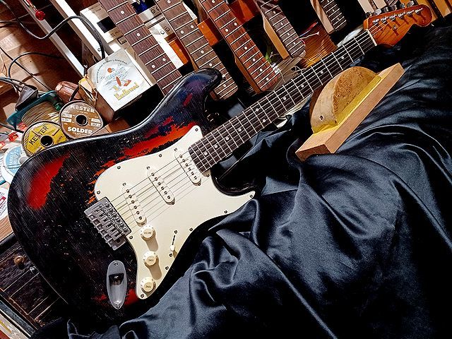 ◎Vintage Reproduction Relic Custom Maltilayer Vintage Black Stratocaster レリック ＆ エイジド VintageCapa VintageWier◎