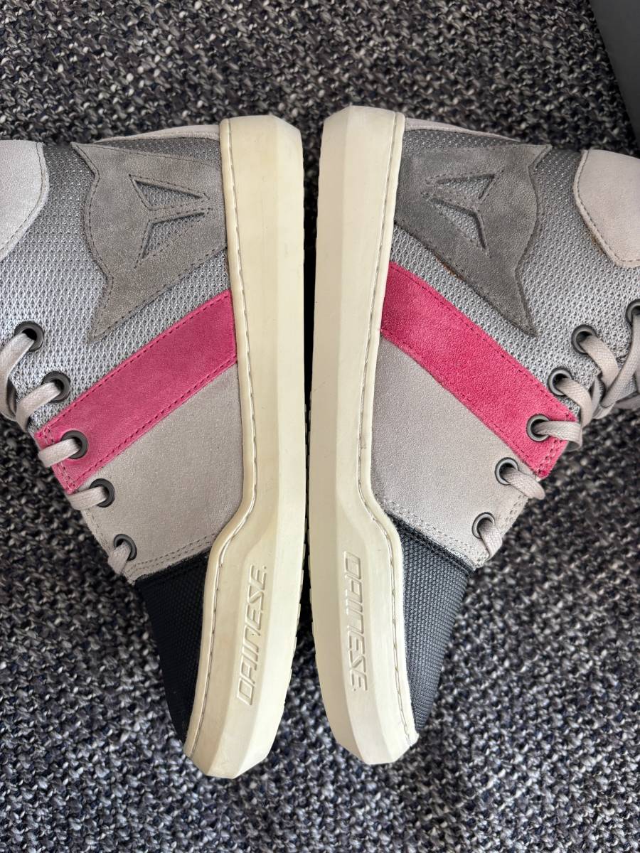 1-12 2775216【DAINESE】YORK AIR LADY SHOES｜バイクスニーカー｜Size:37｜T11 LIGHT-GRAY/CORAL｜訳ありアウトレット品｜未使用_画像7