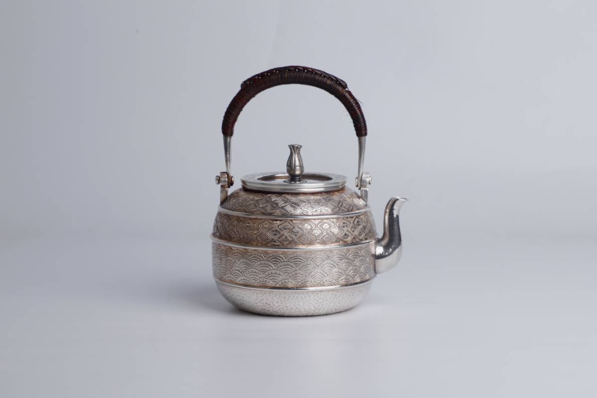 時代 純銀製 一東斎造 金蘭模様彫 蕾摘 湯沸 工芸品 古美術品 銀瓶 煎茶道具_画像3