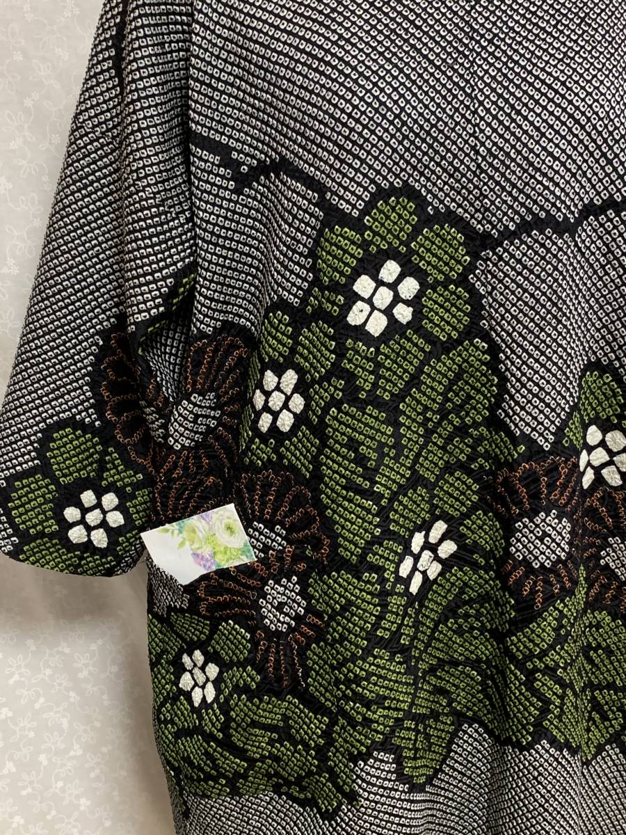 着物リメイク、正絹絞りのワンピース兼チュニック、黒地にグリーン花柄_画像3