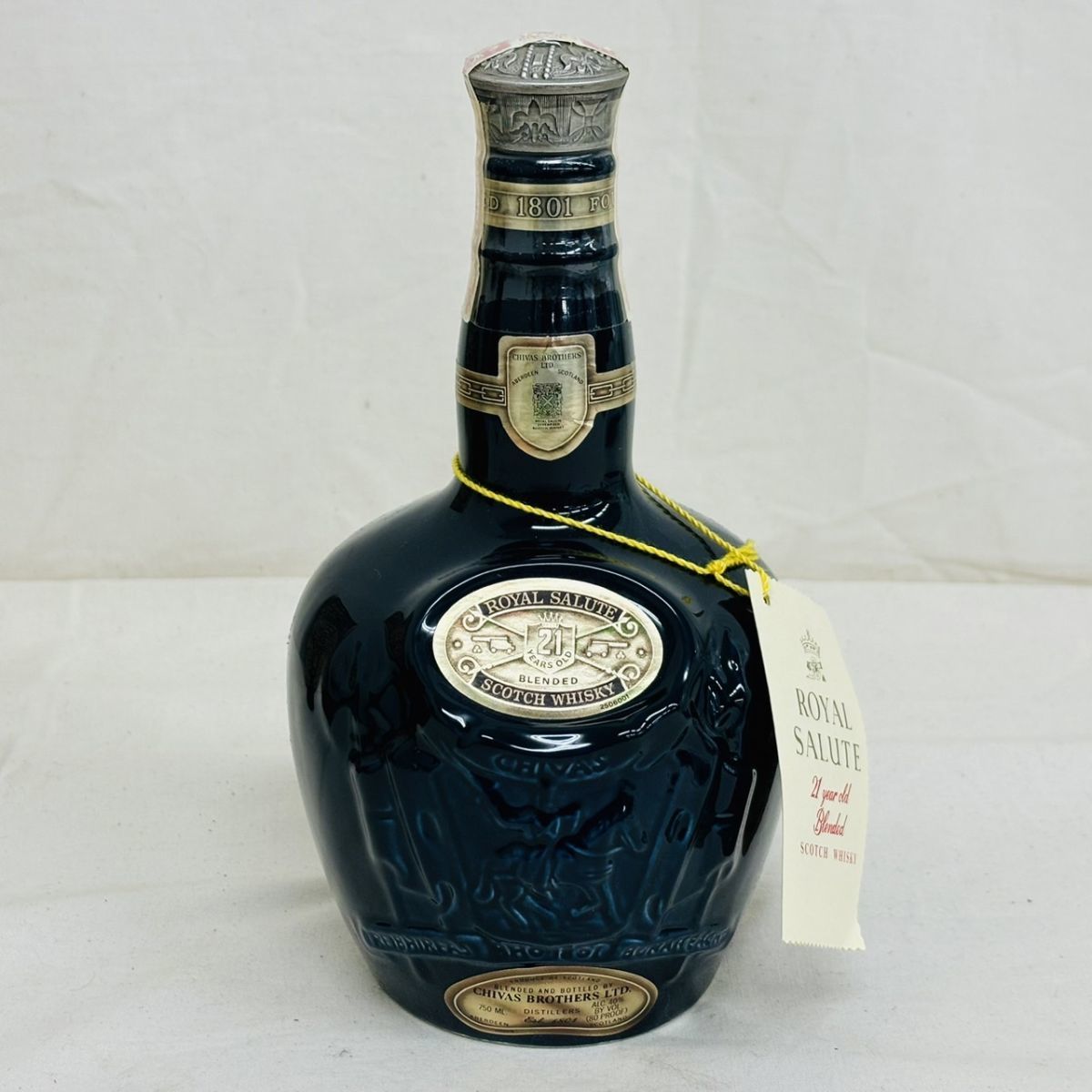 D324-H11-1481【未開栓】CHIVASBROTHERSLTD. シーバス ROYALSALUTE ロイヤルサルート 21YEARSOLD 21年 2506001 約1361g 750ml/40%_画像2