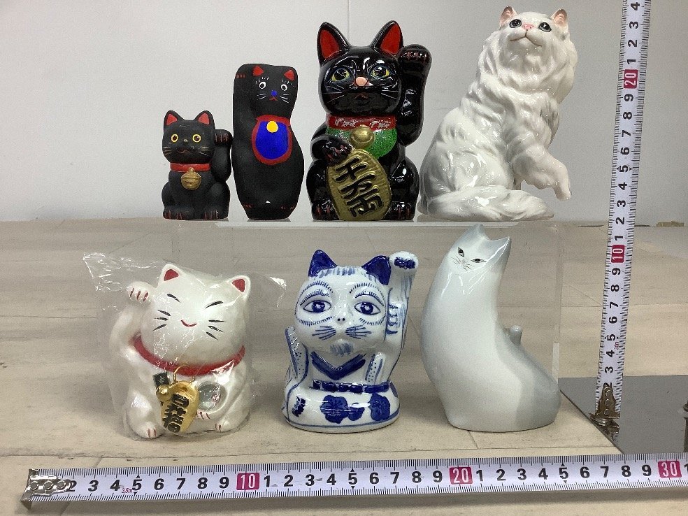 猫グッズ まねき猫 他 インテリア雑貨 大きい招き猫の中でカラカラ音がします ACBF 中古品_画像3