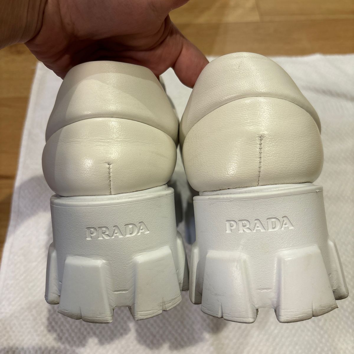 レア PRADA ソフト パデッドナッパレザー ローファー 35 5 レア PRADA ソフト パデッドナッパレザー ローファー 35 5