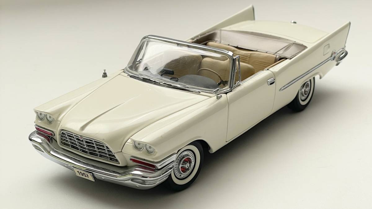 Danbury Mint ダンバリーミント 1957 Chrysler Cloud White 300C Convertable クライスラー クラウドホワイト コンバーチブル_画像2