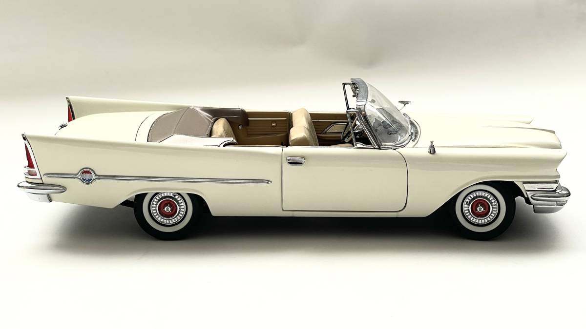 Danbury Mint ダンバリーミント 1957 Chrysler Cloud White 300C Convertable クライスラー クラウドホワイト コンバーチブル_画像9