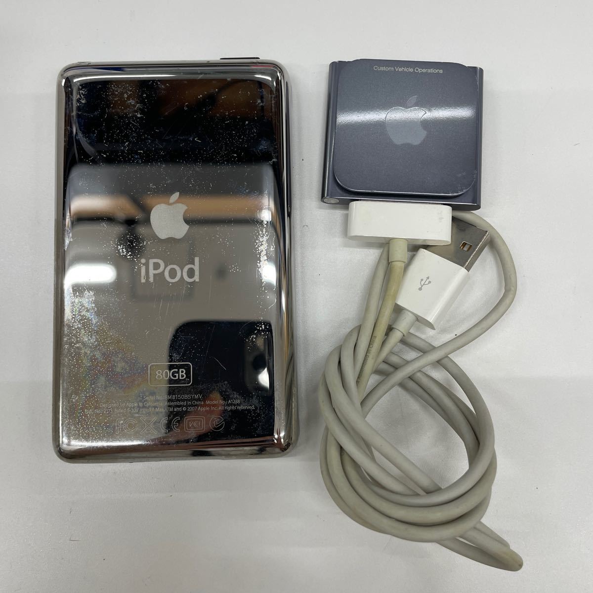 A11/【良品】iPod classic nano 2点まとめ アイポッド クラシック ナノ 充電ケーブル付き_画像2