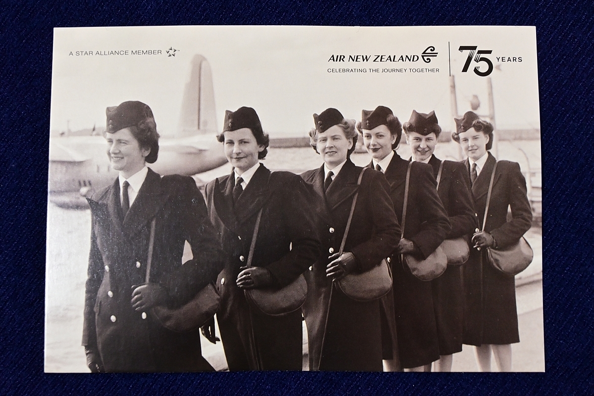AIR NEW ZEALAND ニュージーランド航空 75周年記念 ポストカード 絵はがき 初代CA_画像1
