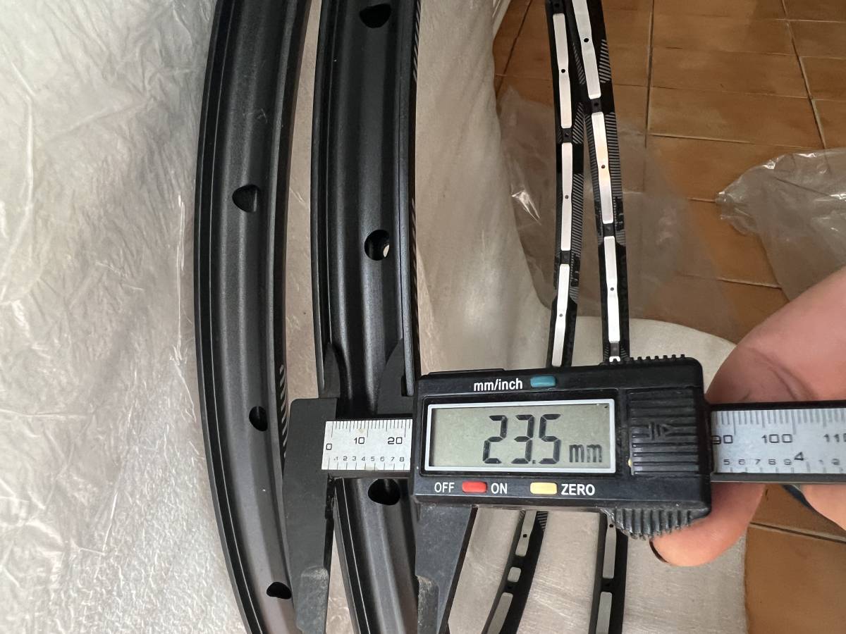 Yahoo!オークション - 新品 e thirteen e13 TRSR 29" 28H Yahoo!オークション - 新品 e thirteen e13 TRSR 29" 28H