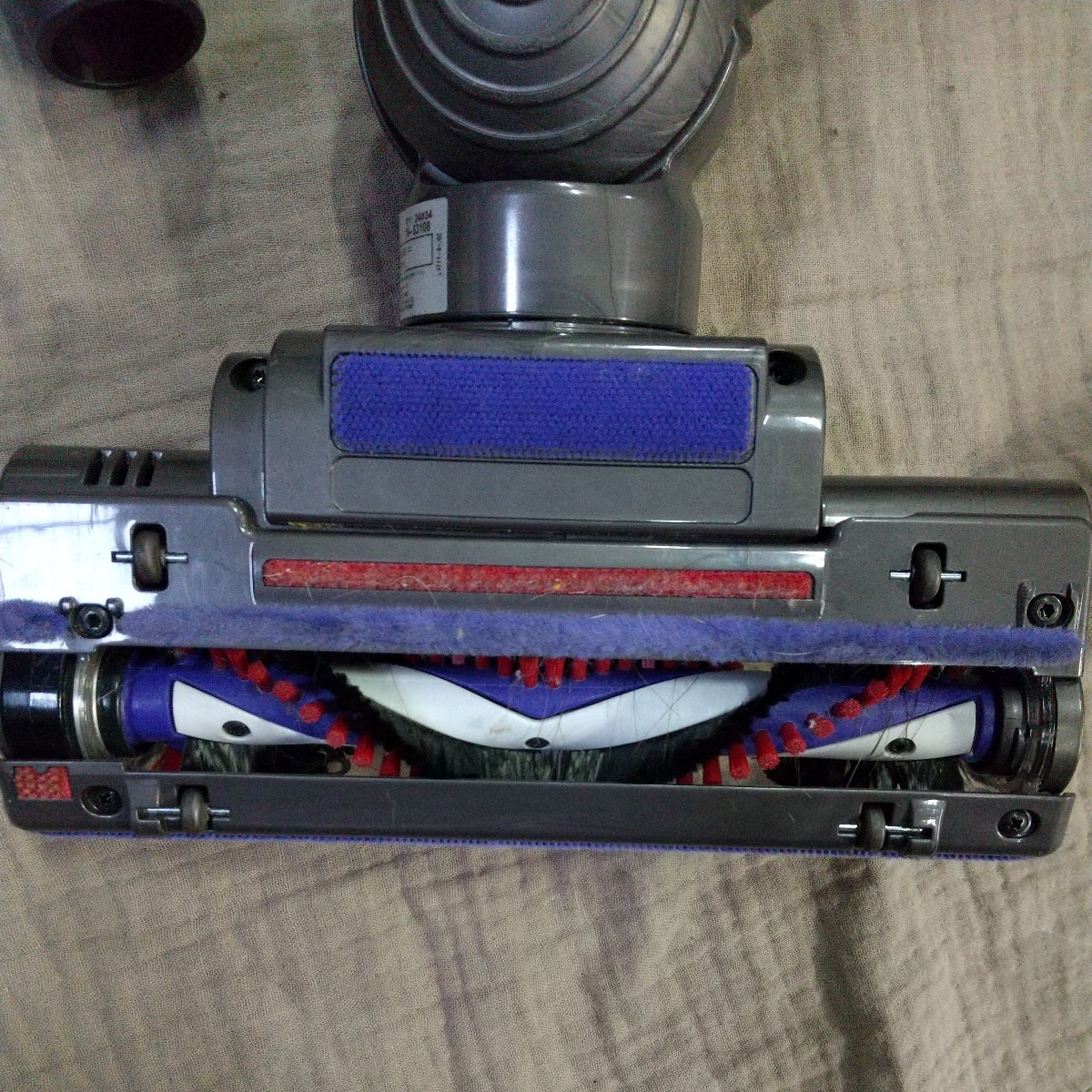 y110602t 現状品 dyson ダイソン コードレスクリーナー サイクロン掃除機 DC45_画像6