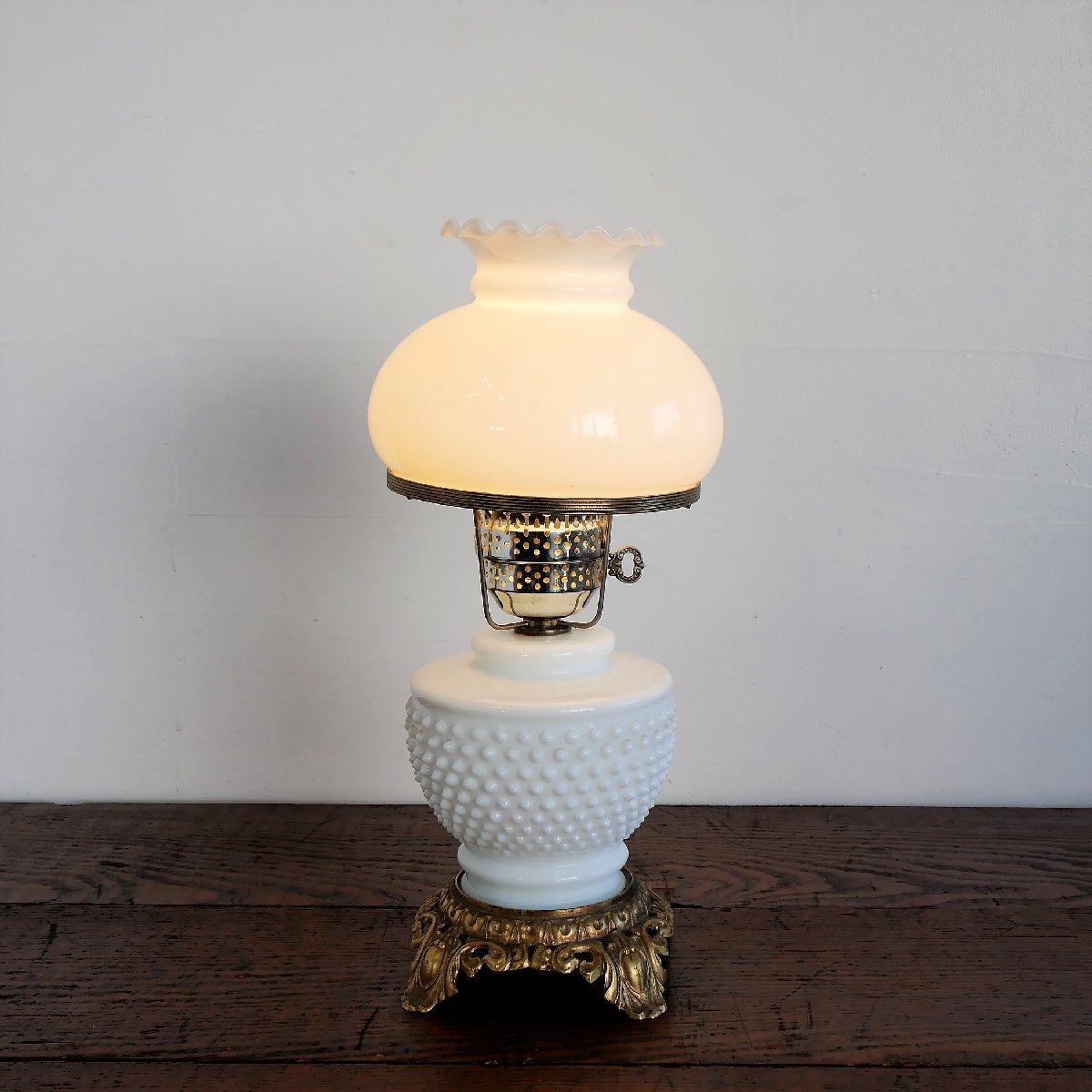 ホブネイル ミルクガラス テーブルランプ【#4564】アメリカ 60s-70s ヴィンテージ 照明 上下2灯 オイルランプ風