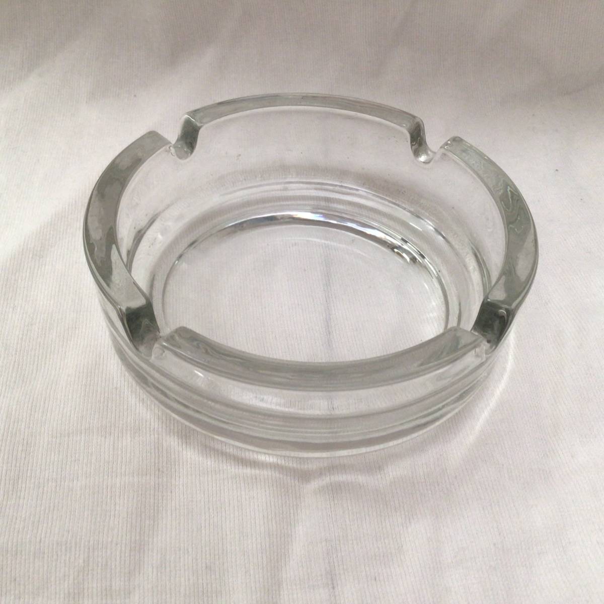ガラス 灰皿 円 丸 直径約10.8㎝ 高さ約3.6㎝ 送510_画像1
