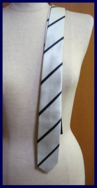●TOMMY トミーヒルフィガー・ベーシックなネクタイ●絹100％_※さわやかで好印象！