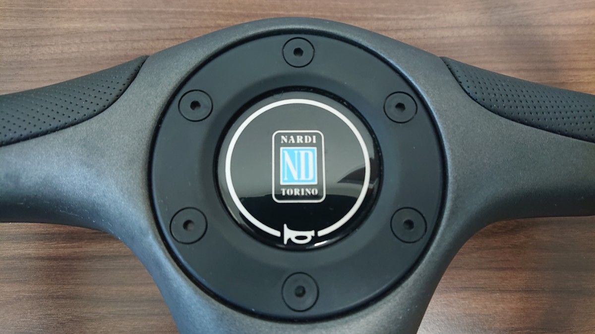 NARDI ナルディ Z5ステアリング Φ36 5 ブラックレザー 【美品 NARDI ナルディ Z5ステアリング Φ36 5 ブラックレザー 【美品