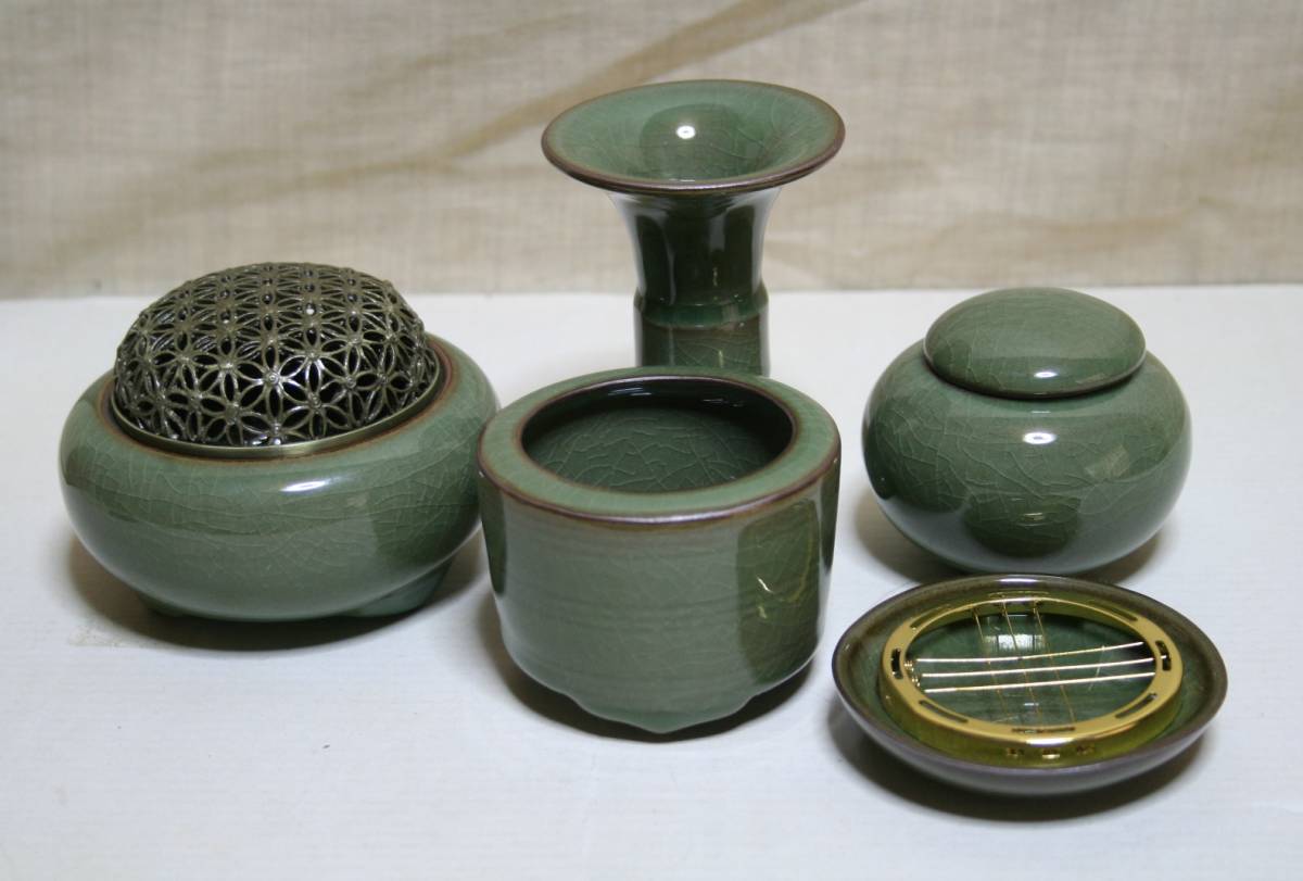  censer dragon Izumi celadon purple kiln . road . case . equipment P147