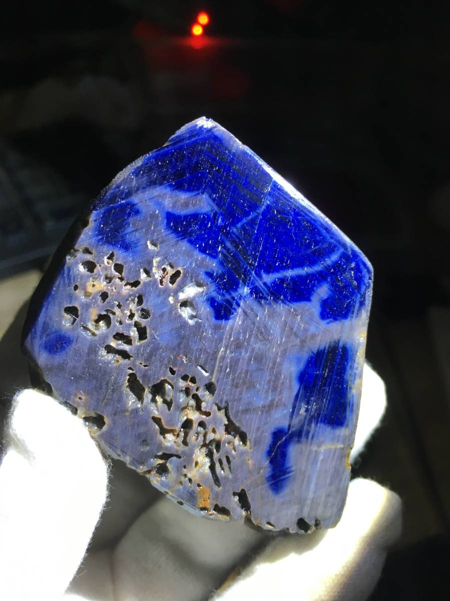 L9 (特別~ 198g)特別天然サファイア (991.75ct)