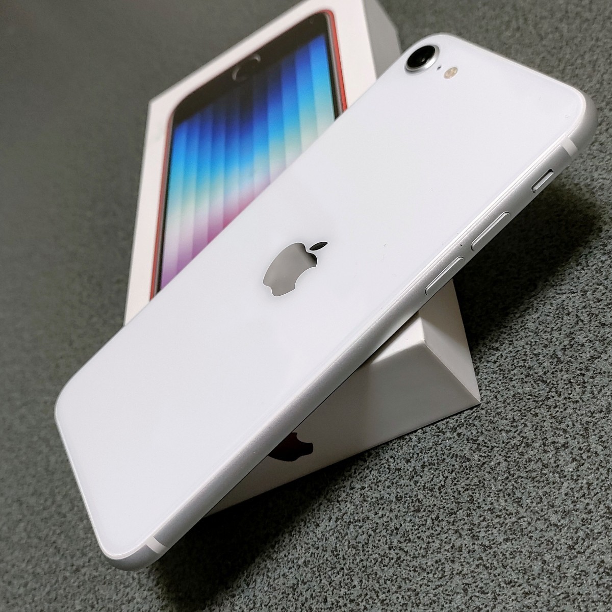 限​定​販​売​】 ホワイト (SE2) 第2世代 SE iPhone SIMフリー GB 128