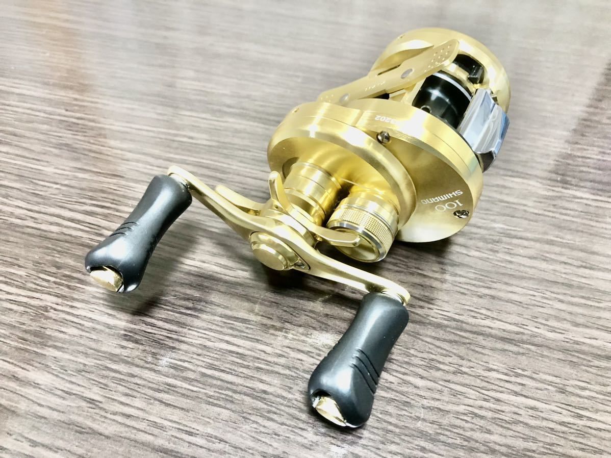 即決 美品 14 カルカッタコンクエスト 100 右ハンドル シマノ CALCUTTA CONQUEST SHIMANO ライト_画像8