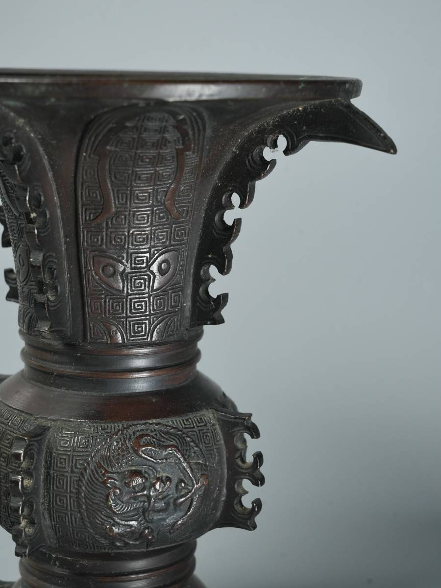 D美術　市右衛門　銅花瓶　銅製　金属工芸　時代物　花器　華道具　美術品q92_画像3
