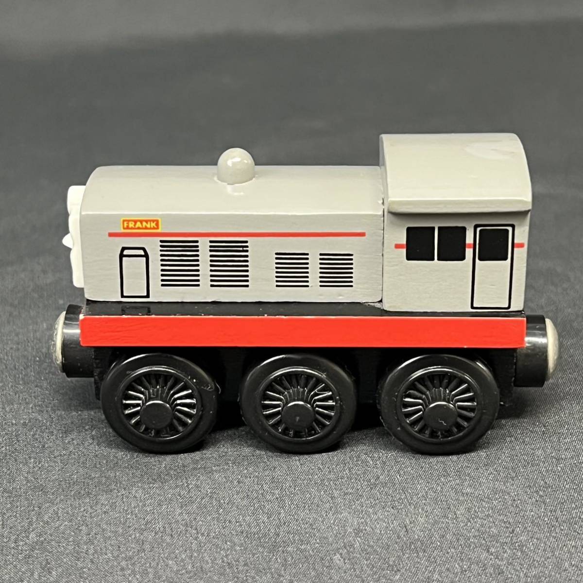 Yahoo!オークション - 木製トーマス きかんしゃトーマス Yahoo!オークション - 木製トーマス きかんしゃトーマス