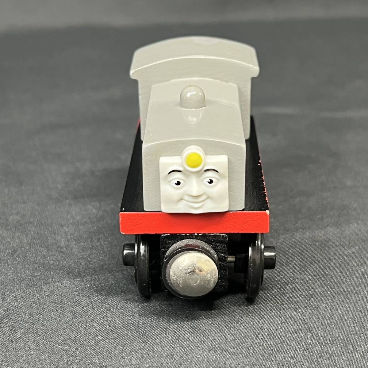 Yahoo!オークション - 木製トーマス きかんしゃトーマス Yahoo!オークション - 木製トーマス きかんしゃトーマス