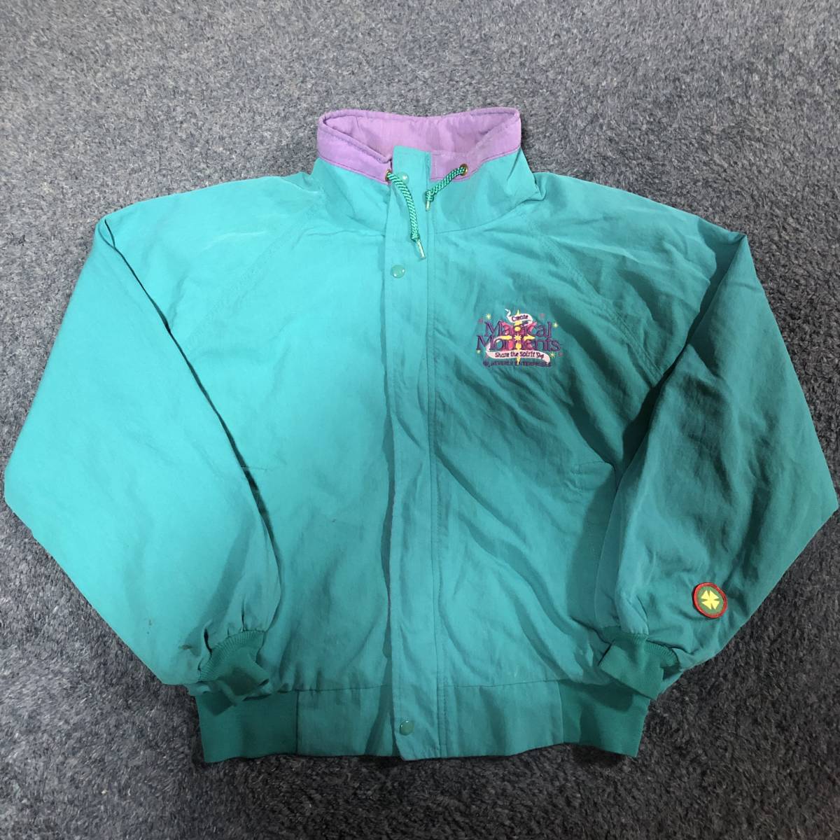 90’s　アメリカ製　94年製　ハイネックジャケット　90s　90年代　1990年代　スウィングトップ　エメラルドグリーン　ボックス型　刺繍_画像1
