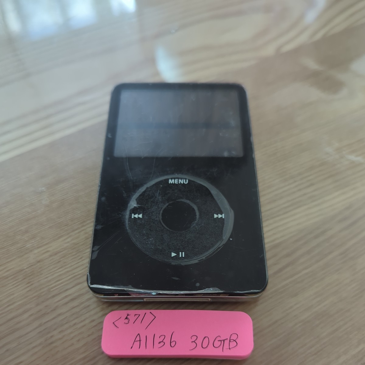 〈571〉iPod classic 第5世代 A1136 30GB 本体のみ中古　_画像1