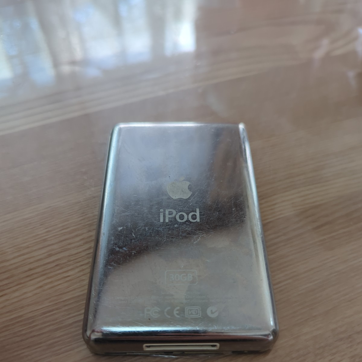 〈571〉iPod classic 第5世代 A1136 30GB 本体のみ中古　_画像8
