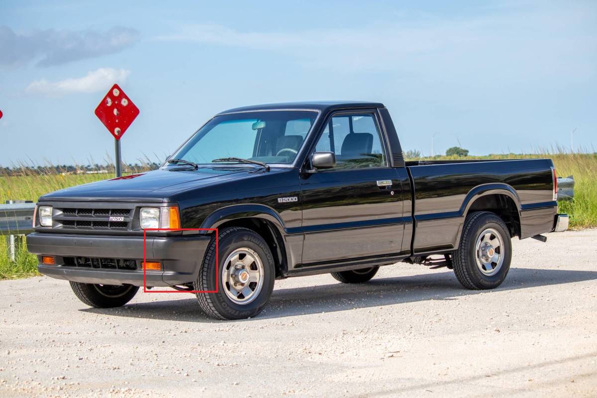 Nos 新品 1986-1989 USA 純正 MAZDA B2200 B2000 2WD コーナーバンパー左右 ミニトラック _赤いコーナーバンパー左右