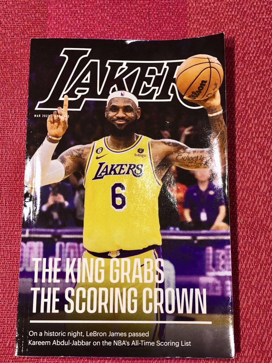 OFFICIAL MAGAZINE OF THE LOS ANGELES LAKERS MAR 2023 - APR 2023 レブロン・ジェームズ　LeBron James レイカーズ公式マガジン_画像1