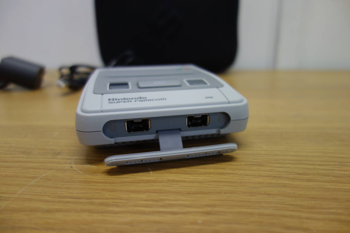 Nintendo スーパーファミコン クラシックミニ CLV-301 起動OK 手提げケース付き 中古 ジャンク品 管理ZI-60_画像5