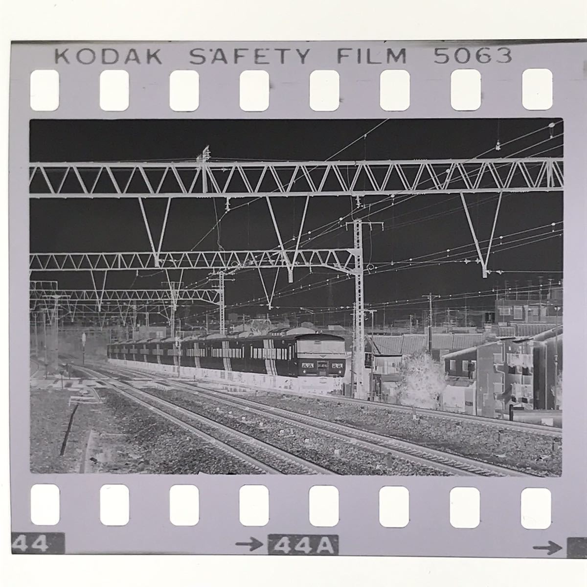 古い鉄道写真 ネガフィルム 『S56.6.4 6.5 川重185系、70系×2+クモ+132 etc』試運転 昭和 電車 111602_画像6