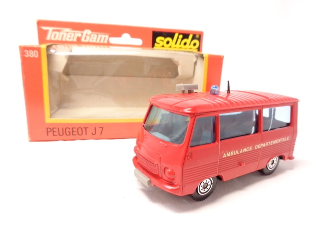 solido 380 PEUGEOT J7 AMBULANCE DEPARTEMENTALE Solido Peugeot J7 ambulance ( box attaching ) postage extra 