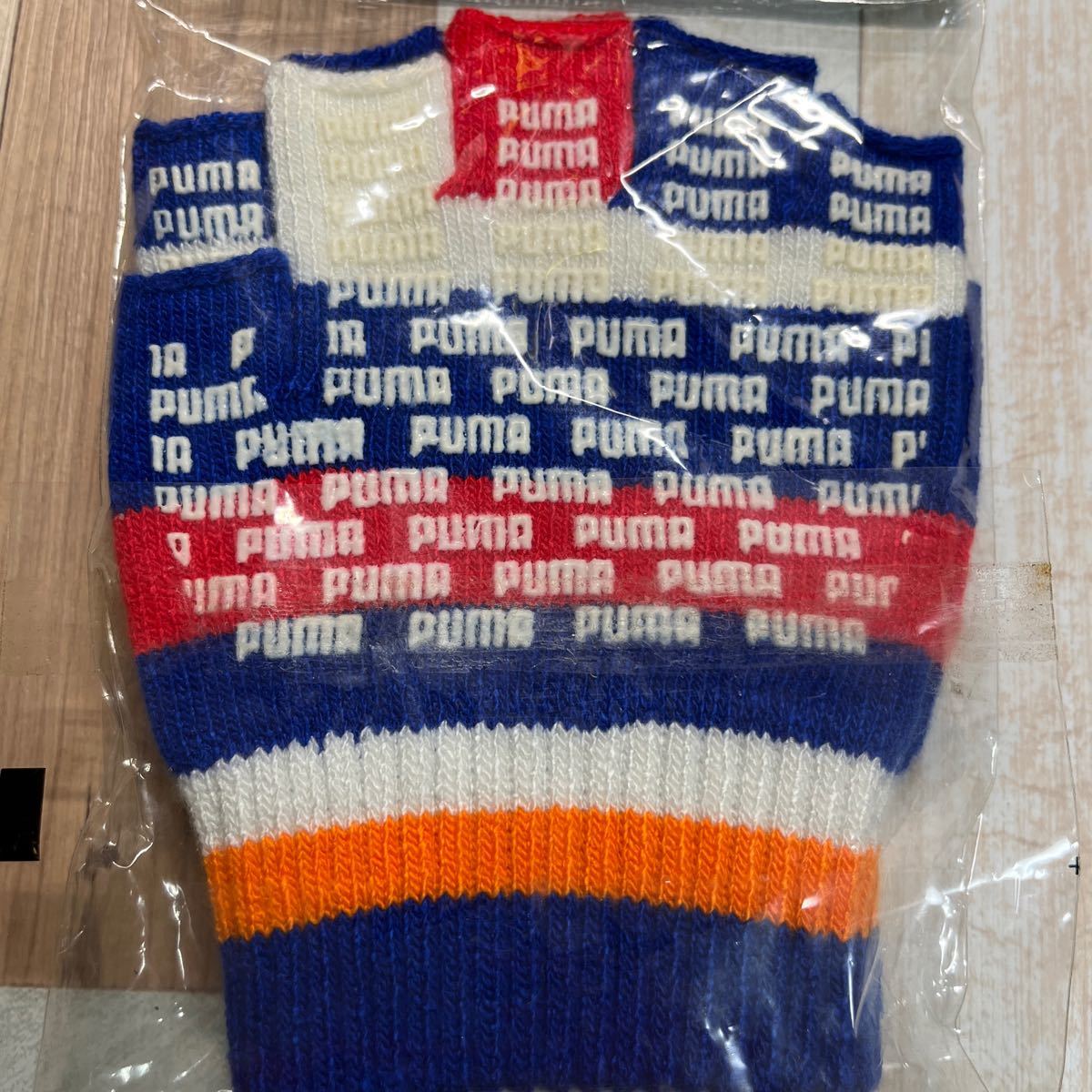 送料94円【新品】プーマ（PUMA) サッカー手袋　フリーサイズ　青×赤×白×橙_画像5