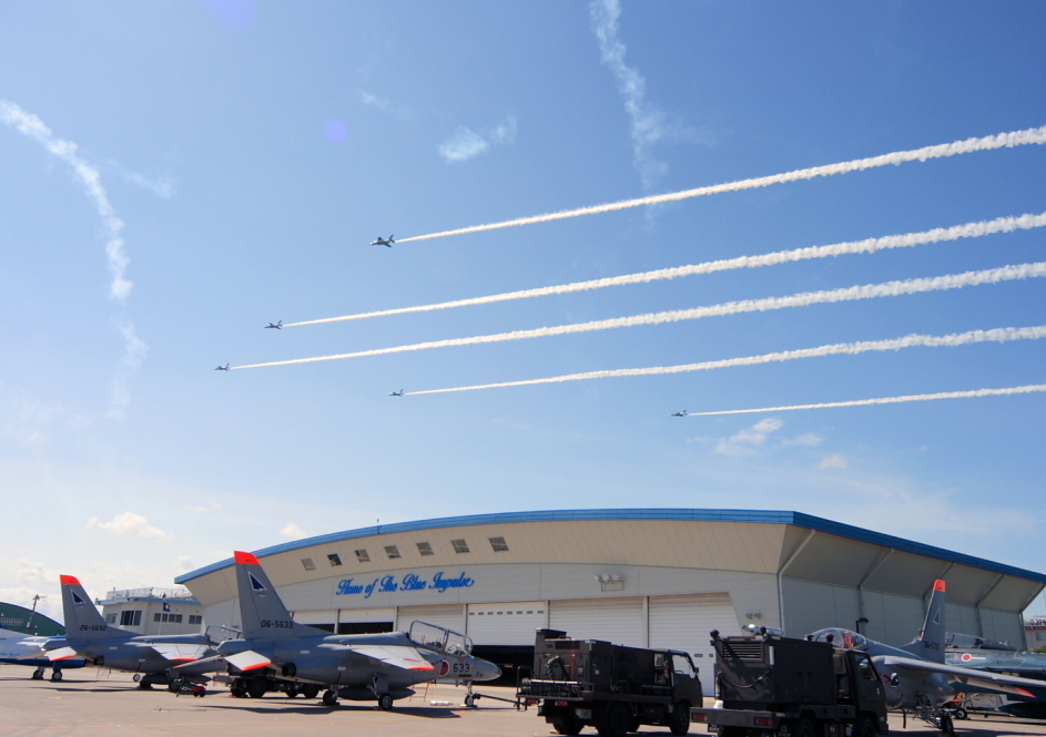 航空祭会場限定販売品！ 航空自衛隊 ブルーインパルス ２０２４年カレンダー _画像7