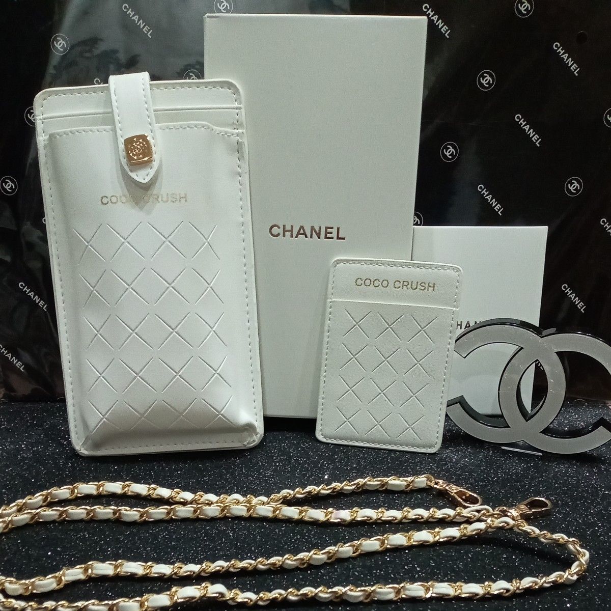 【CHANEL】☆新品未使用限定非売品★シャネル　ココクラッシュ　　ノベルティ　カードケース＆ショルダーポーチ(チェーン付)セット