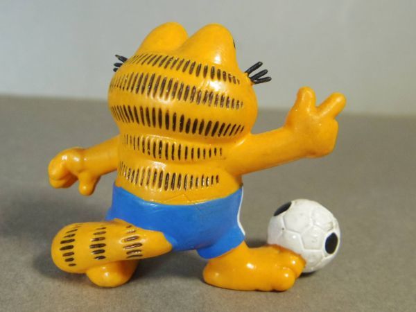 Garfield ガーフィールド PVCフィギュア サッカー BULLYLAND_画像2