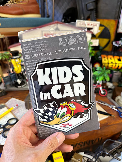 ウッディ・ウッドペッカー 「子供乗ってます」ステッカー（シールドシェイプ） KIDS IN CAR ■ アメリカン雑貨 アメリカ雑貨の画像4
