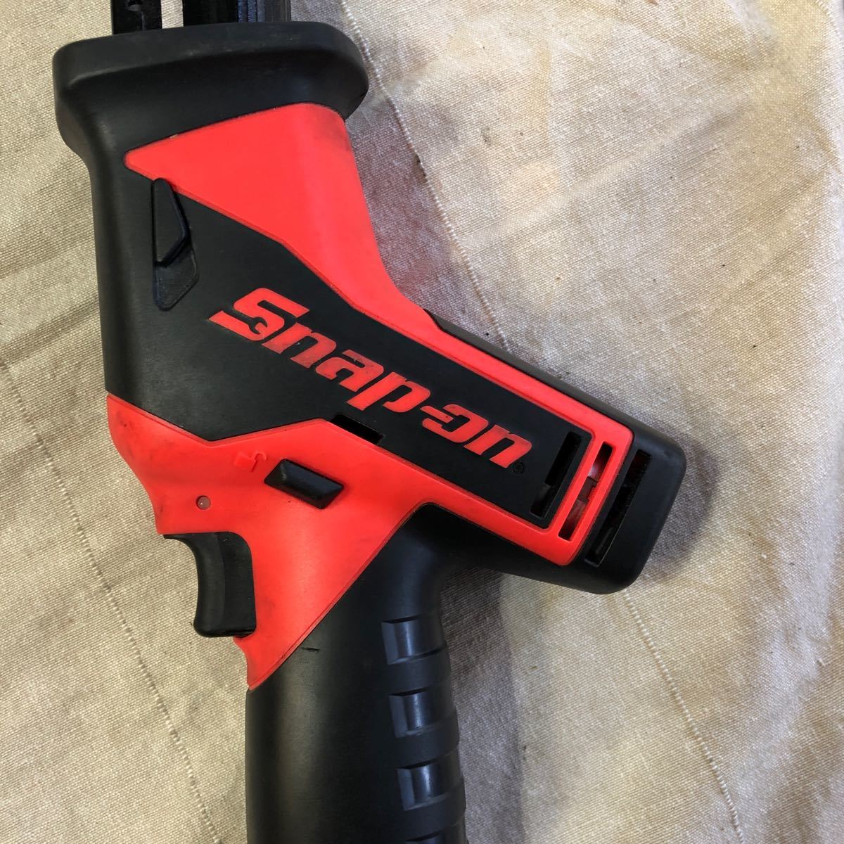 スナップオン Snap-on 電動 レシプロソー 替刃3枚付き　実働　売り切り　中古　一円スタート_画像2