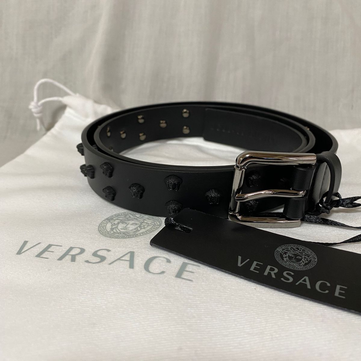 新品 本物正規品 VERSACE メンズ レザー ベルト メデューサスタッズ 黒