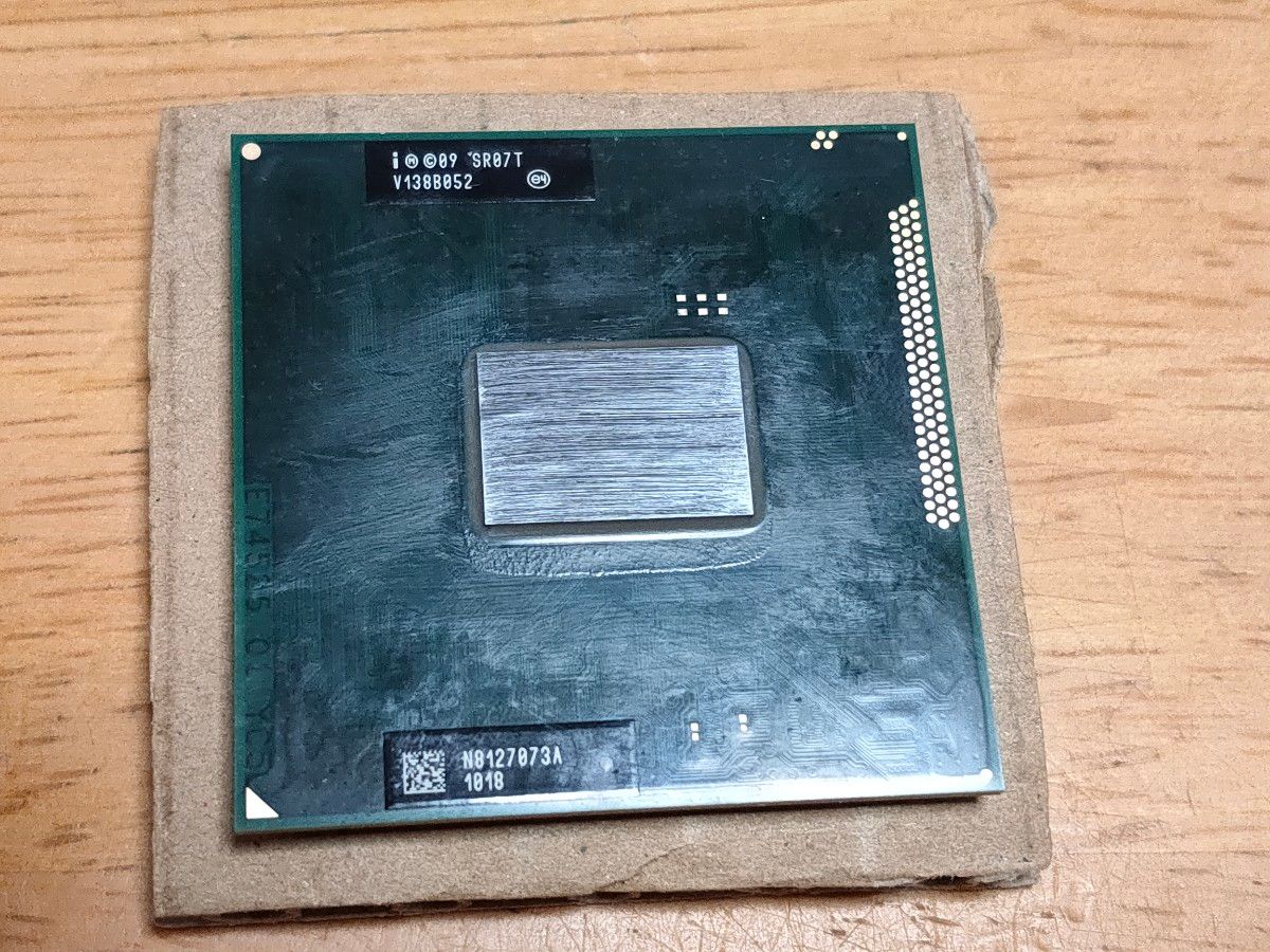 Intel　Pentium B950 2.1GHz