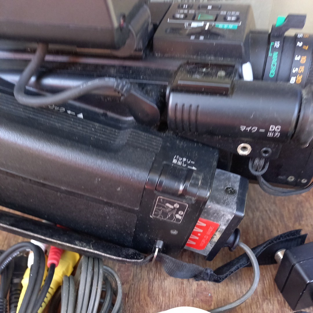 SONY ビデオカメラ ハンディカム ソニー video 8 ccd-v30 ハード SONY ビデオカメラ ハンディカム ソニー video 8 ccd-v30 ハード