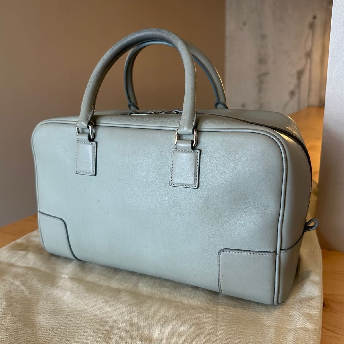 LOEWE アマソナ28 ナパカーフ アッシュグレー 新モデル LOEWE アマソナ28 ナパカーフ アッシュグレー 新モデル