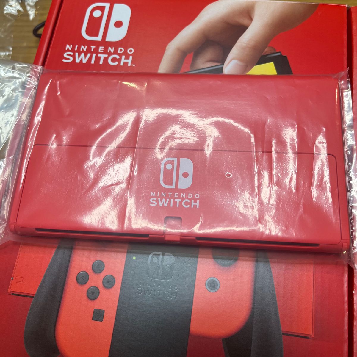 ほぼ新品 Nintendo Switch本体のみ(マリオレッド)【有機ELモデル
