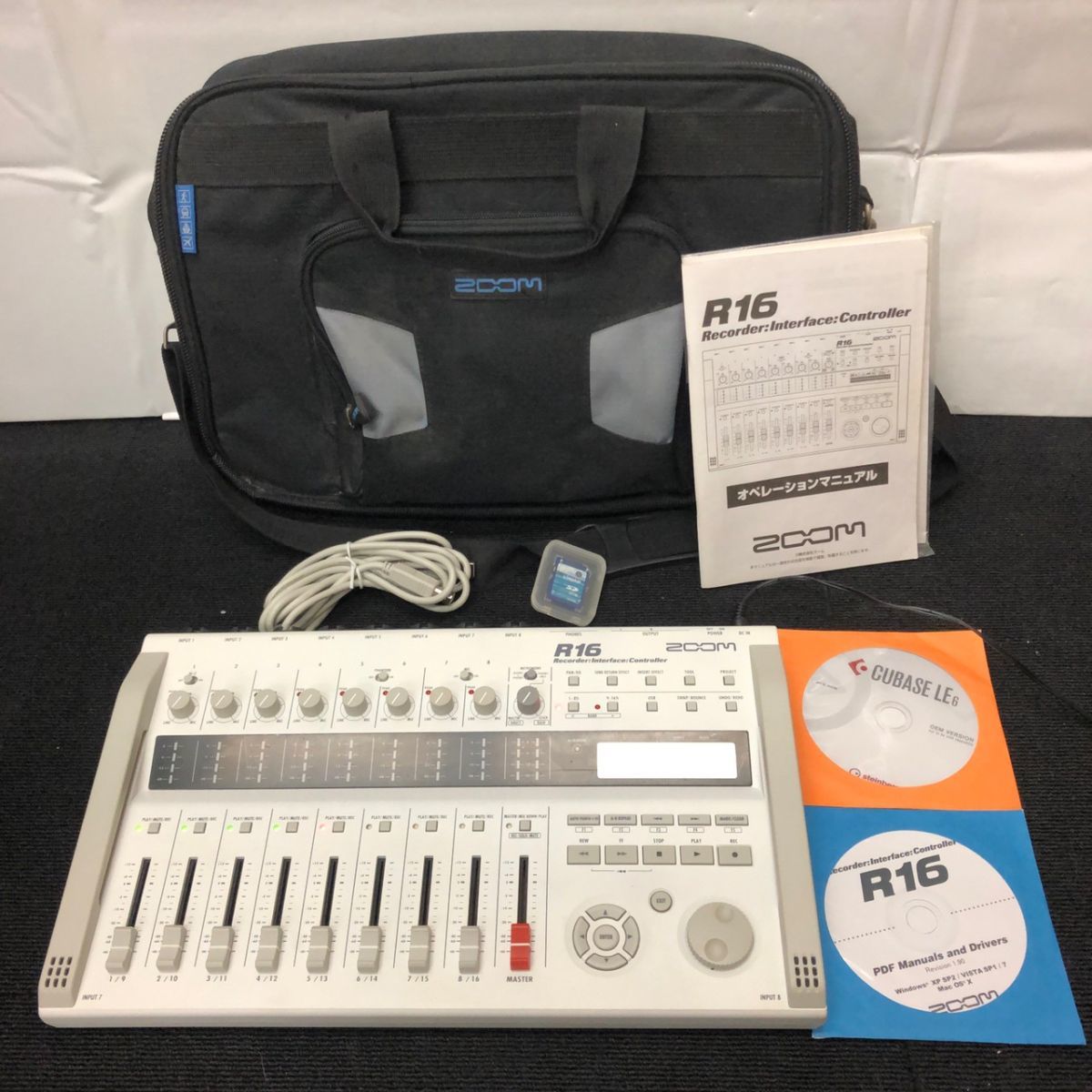 F511-O15-4079 ZOOM zoom multitrack recorder R16/MTR audio