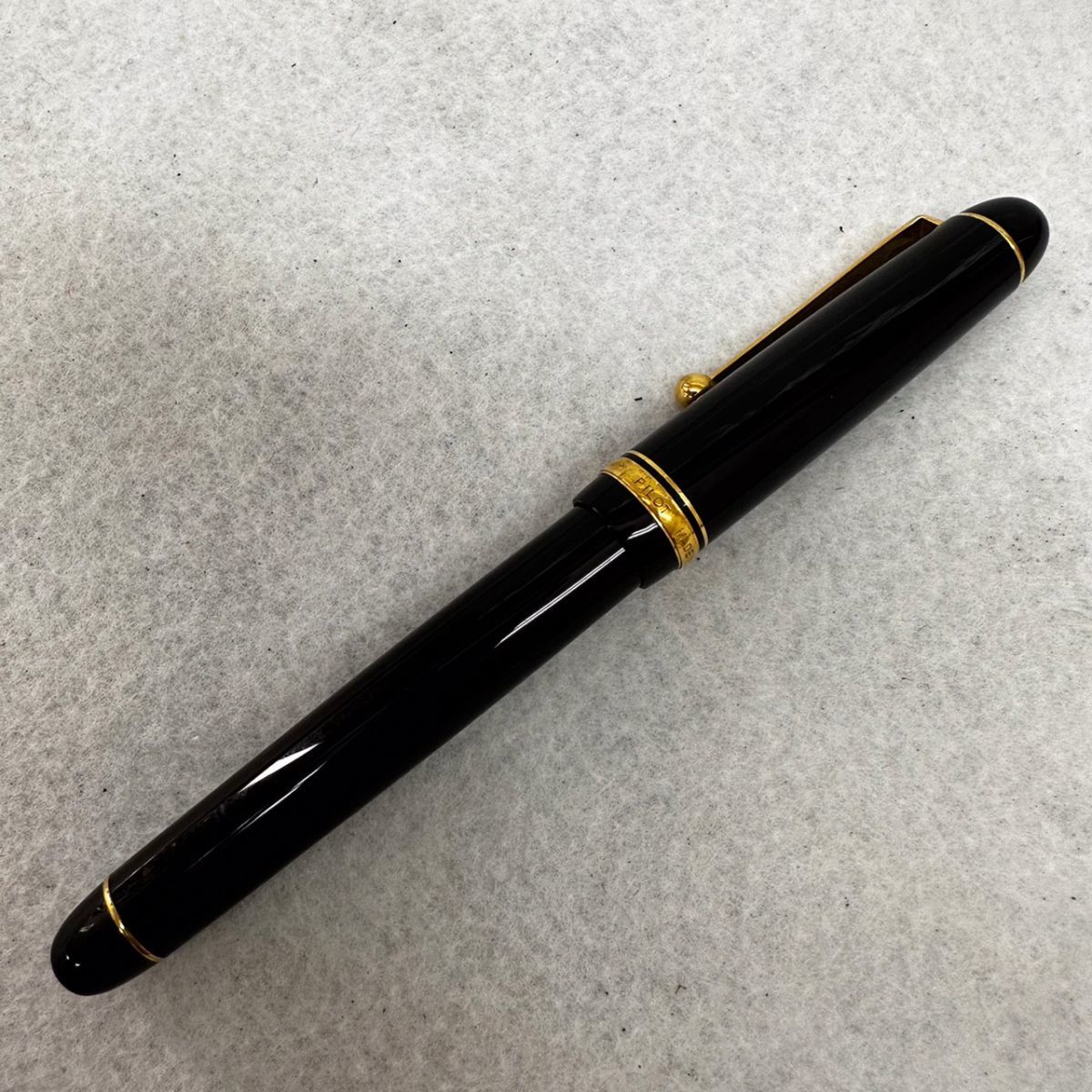 G632-D2-211 ★ PILOT パイロット 万年筆 ペン先 14K 585 刻印 ブラック×ゴールドカラー 日本製 文房具 筆記用具 ②_画像3